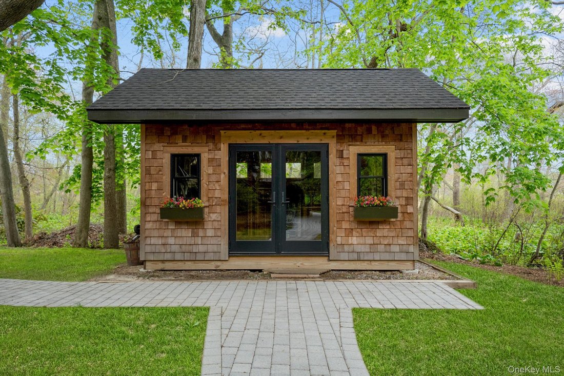 House in Yaphank, New York, United States 4 - 17933617
