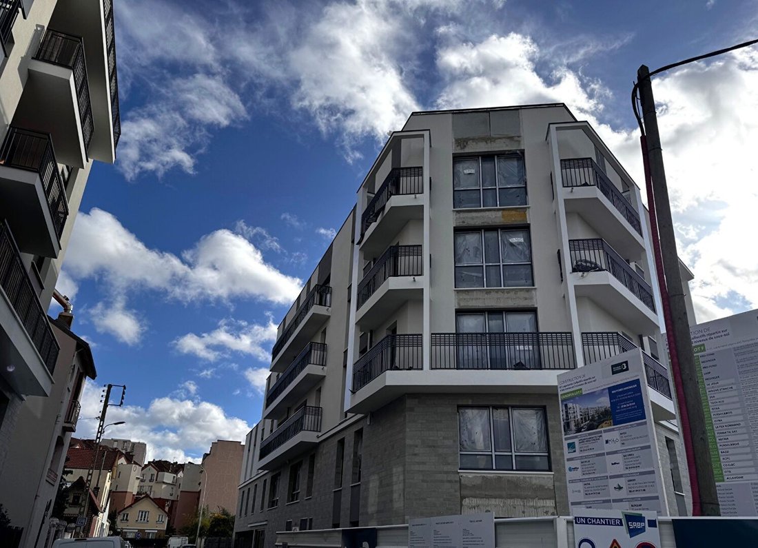 Apartment in Bois-Colombes, Ile-de-France, France 1 - 16467224