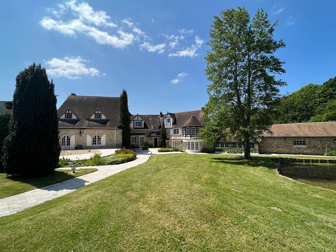 Villa in Galluis, Ile-de-France, France 1 - 16074478