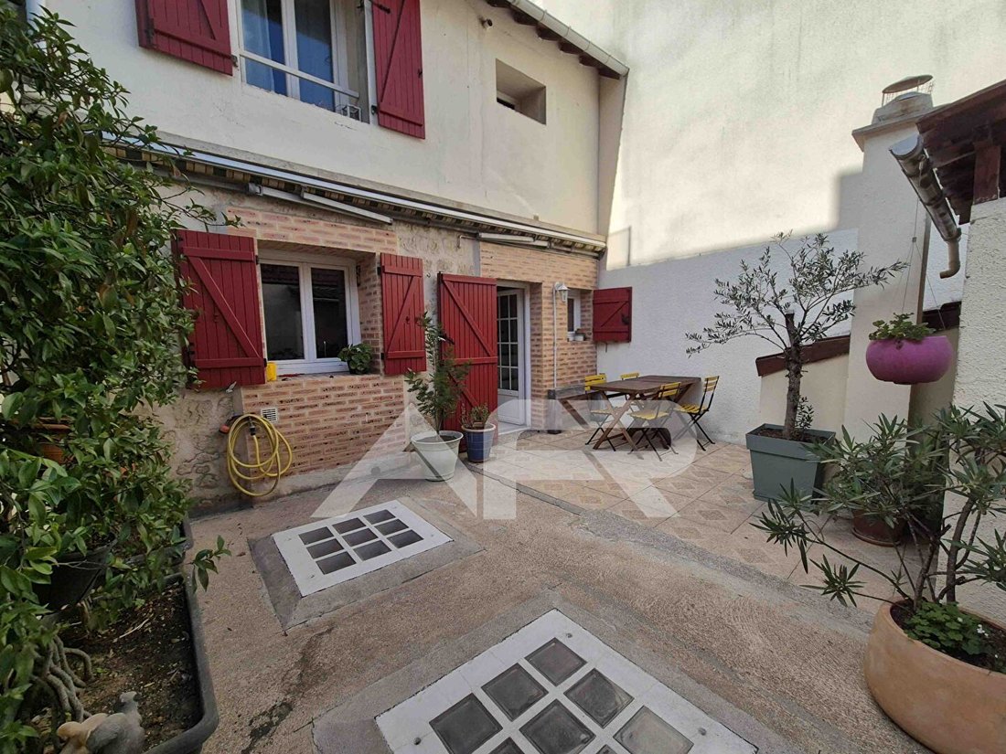 House in Montesson, Ile-de-France, France 1 - 17564284