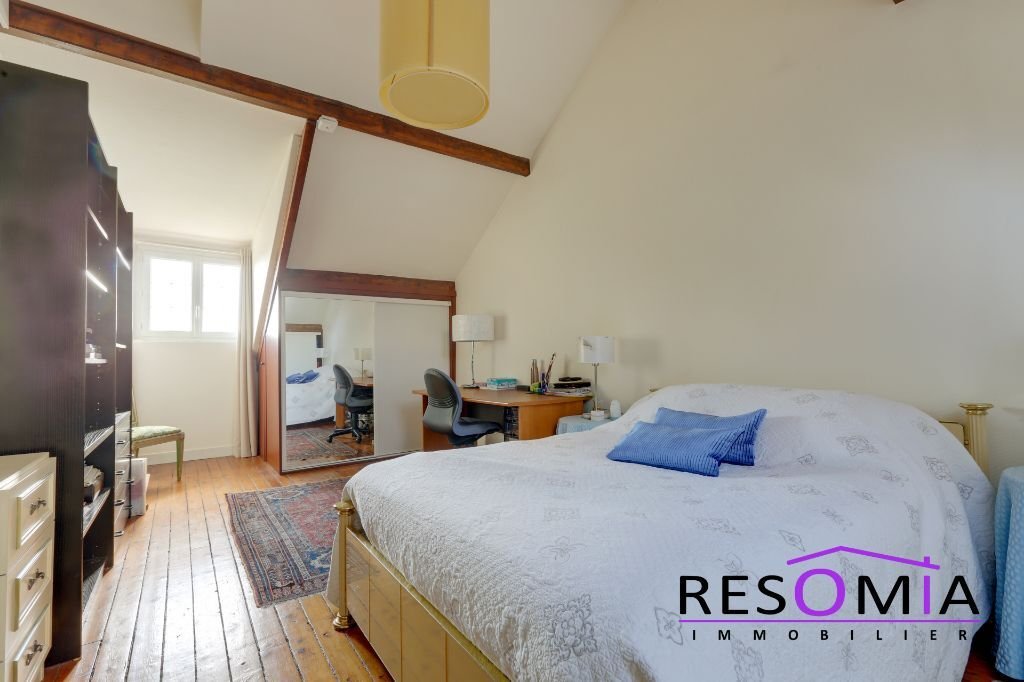 House in Espaces Jeunes, Issy-les-Moulineaux, France 5 - 17015039