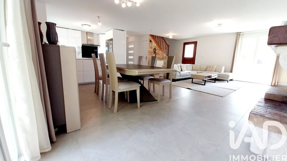 House in Village Doumer, Carrieres-sur-Seine, France 3 - 17943893