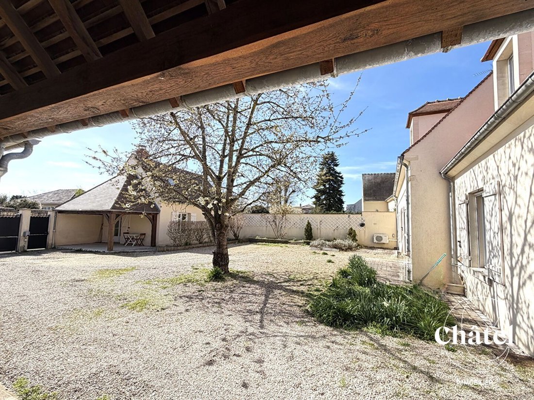 House in Senlis, Hauts-de-France, France 1 - 17440503