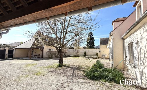 House in Senlis, Hauts-de-France, France 1