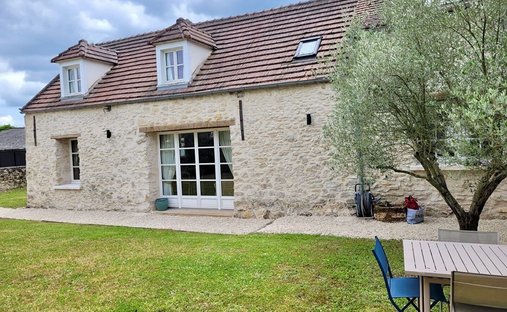 House in Senlis, Hauts-de-France, France 1