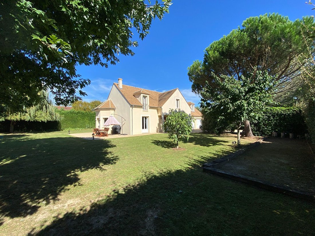 House in Montfort-l'Amaury, Ile-de-France, France 1 - 17262917