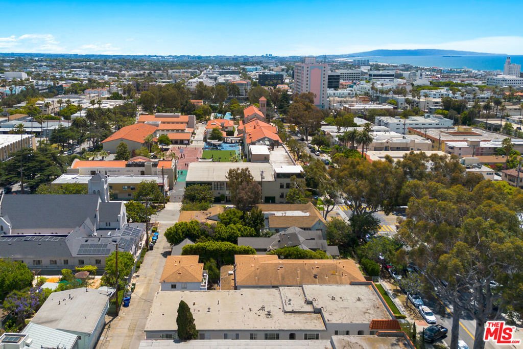 Santa Monica, California, United States 5 - 17933776