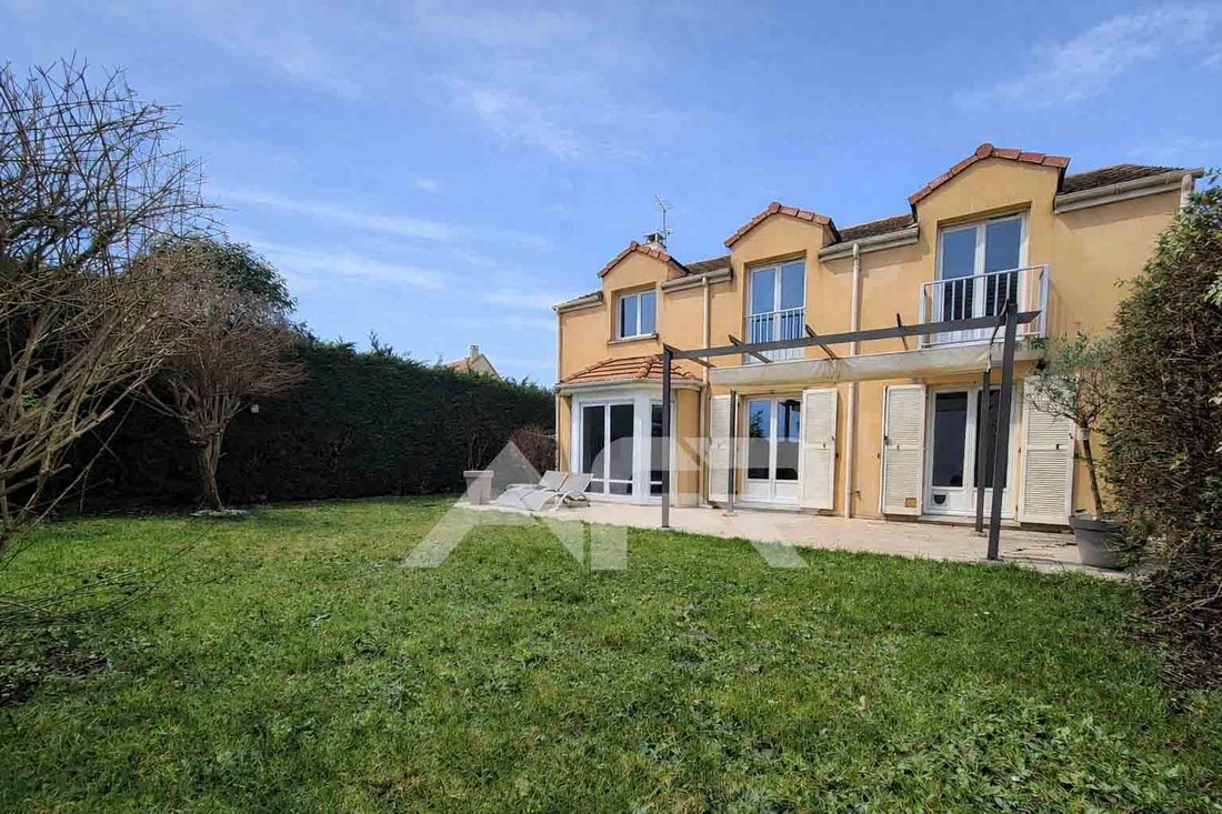 Casa a Chatou, Île-de-France, Francia 1 - 17616292