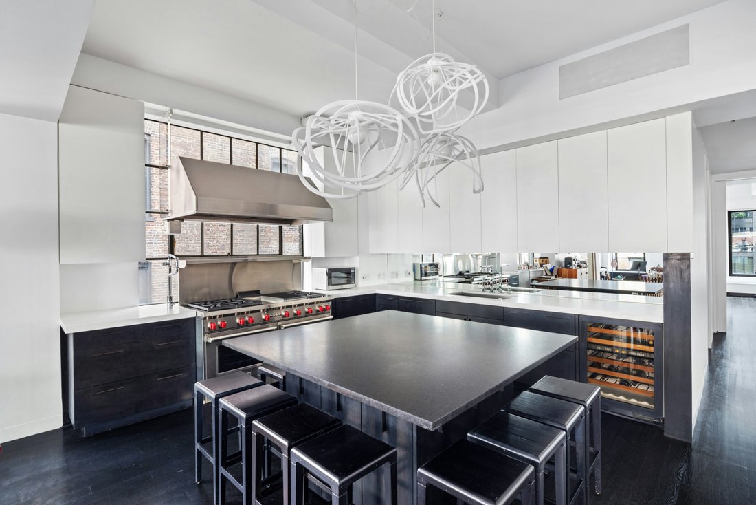 House in New York, New York, United States 5 - 16747872