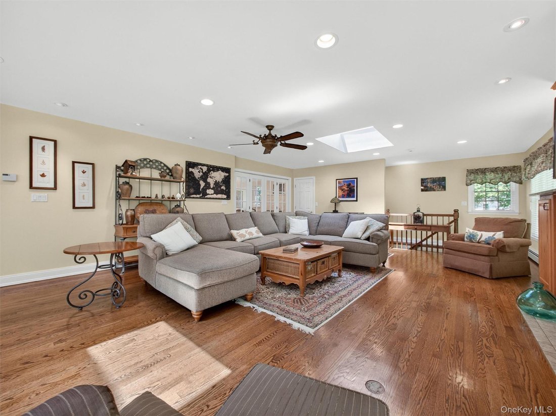 House in Montebello, New York, United States 5 - 17943078