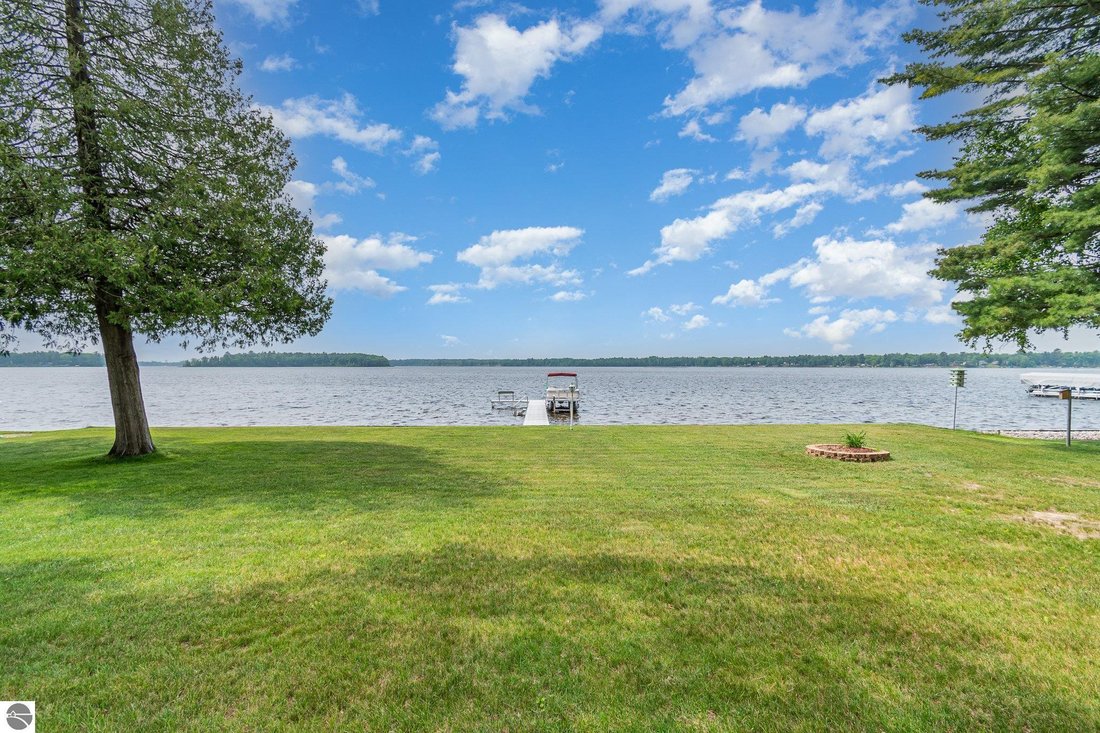 House in Oscoda, Michigan, United States 4 - 17931790