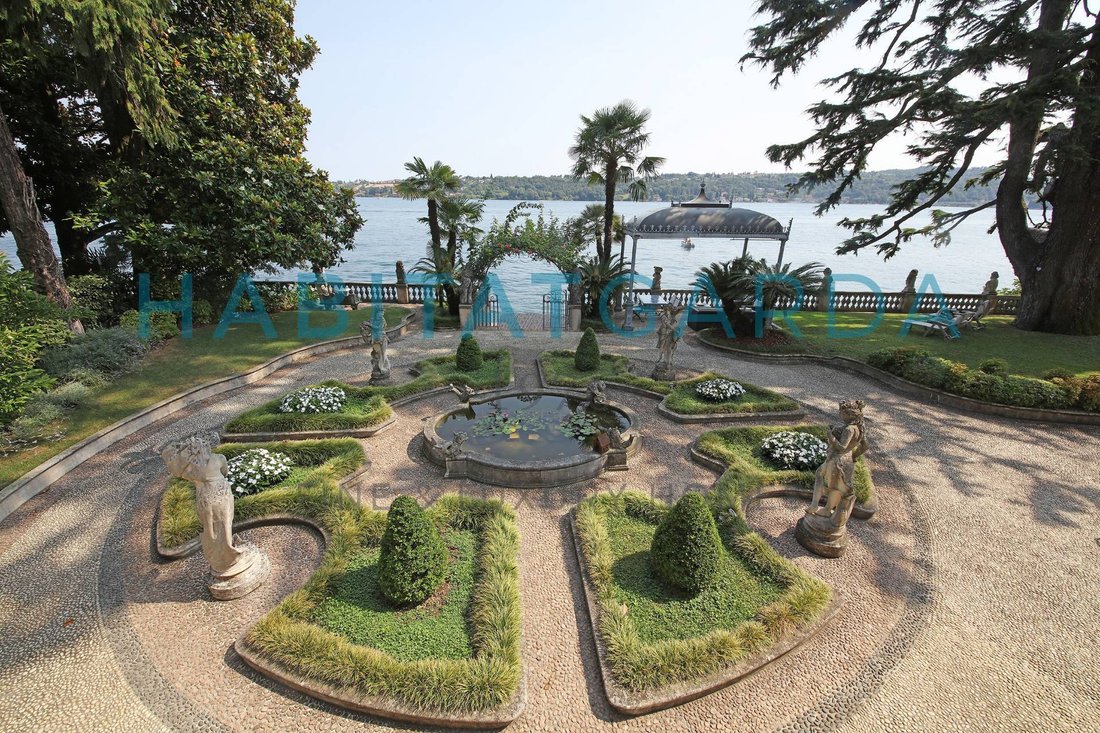 Villa in Salo, Lombardy, Italy 2 - 17936148