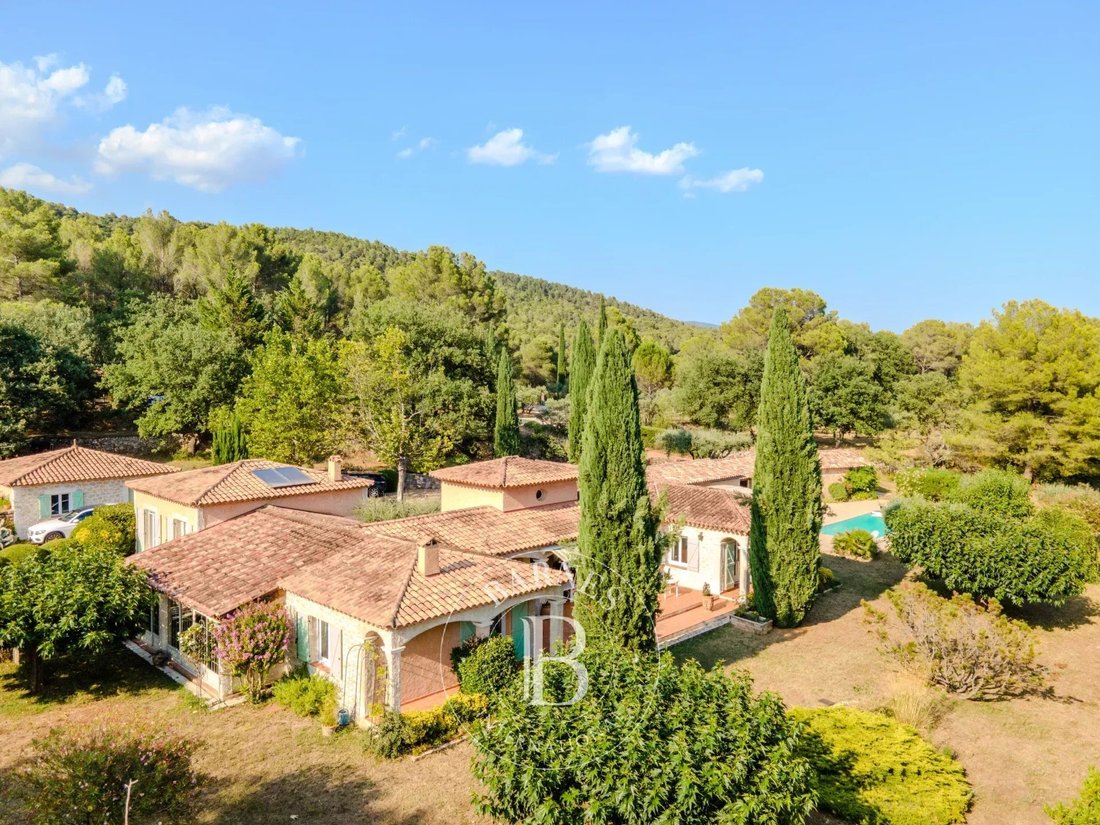 Estate in Sillans-la-Cascade, Provence-Alpes-Côte d'Azur, France 2 - 14572108