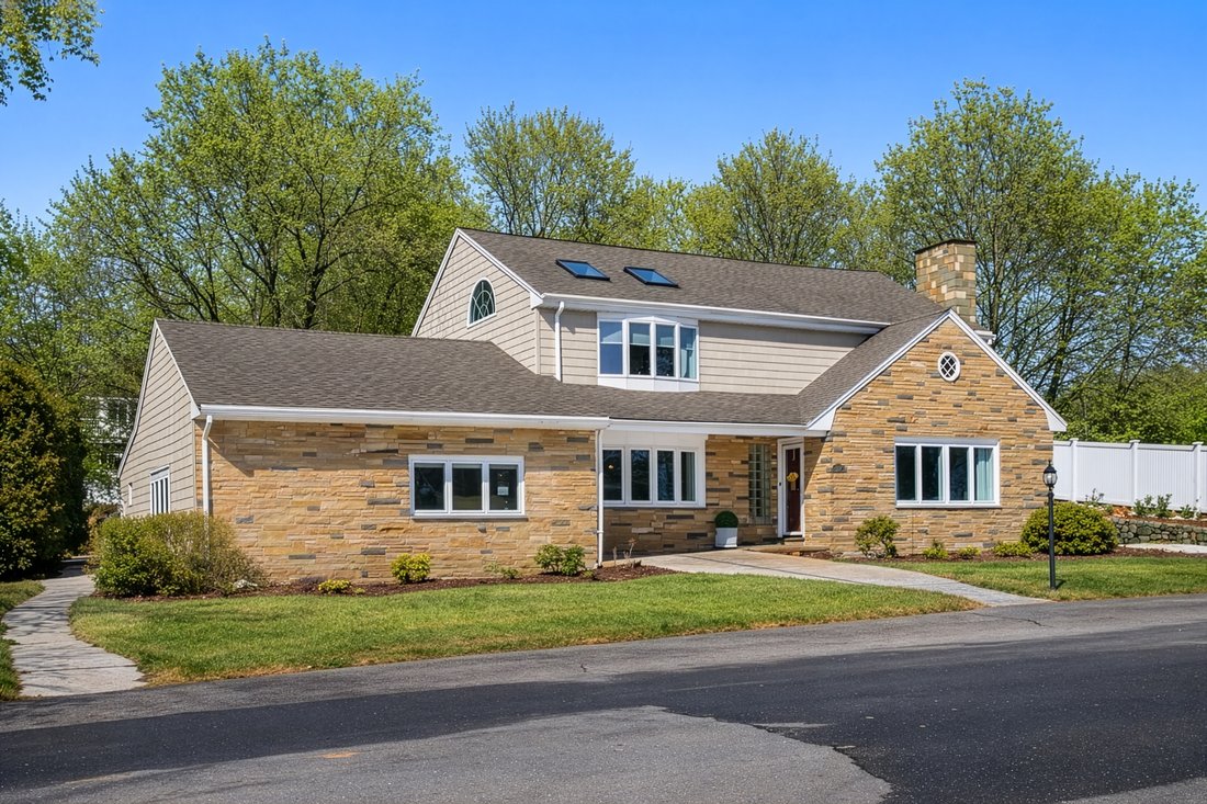 House in Belmont, Massachusetts, United States 2 - 17452209