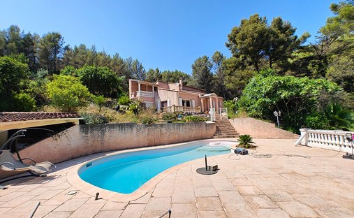 Villa in Le Faron-Fort-Rouge, Toulon, France 1