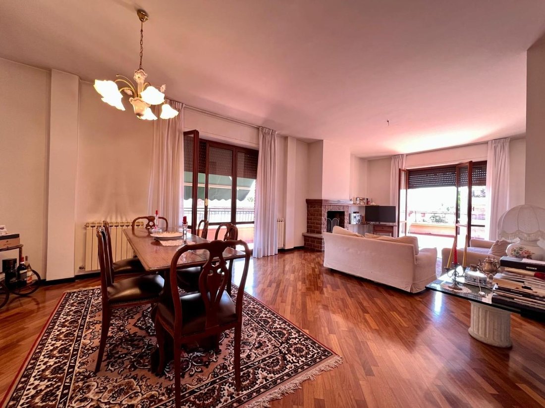 Penthouse in Ronchi, Massa, Italy 1 - 17941134