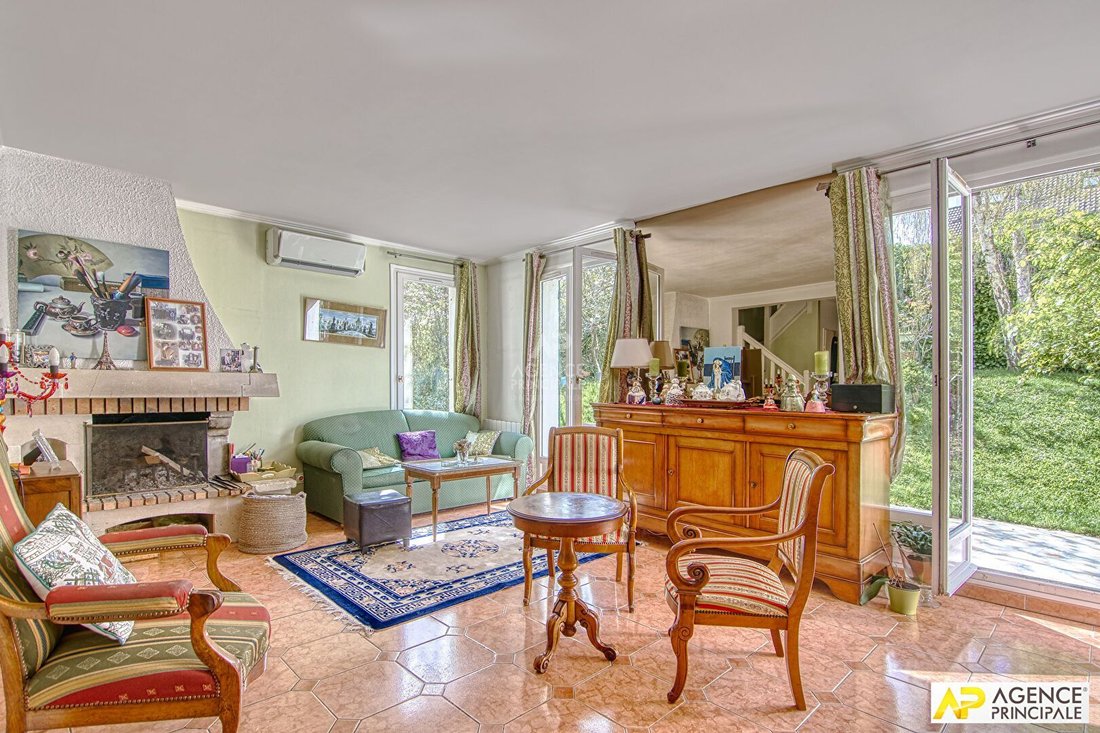 House in Forêt, Saint-Germain-en-Laye, France 1 - 16066428
