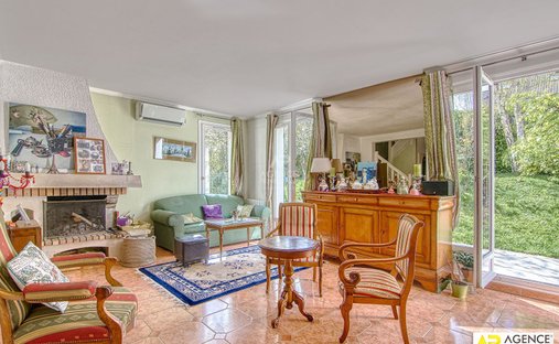 House in Forêt, Saint-Germain-en-Laye, France 1