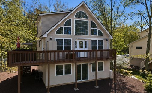 House in Arrowhead Lake, Pennsylvania, United States 1