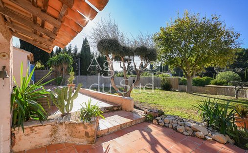 Villa in Nord, Sanary-sur-Mer, France 1