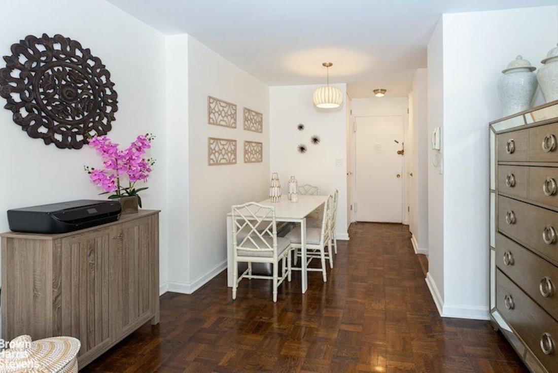 Co Op in New York, New York, United States 3 - 17357003