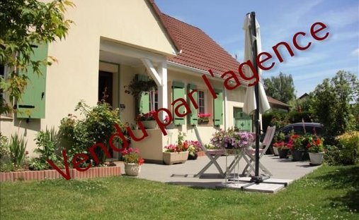 House in Montfort-l'Amaury, Ile-de-France, France 1