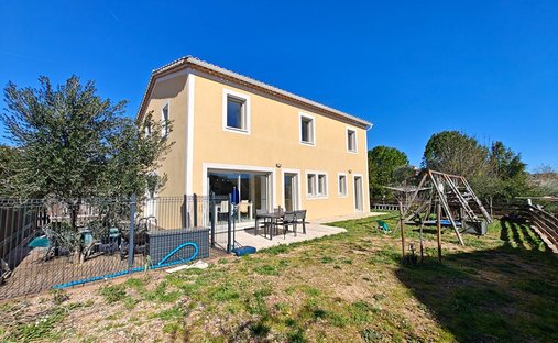 Villa in Les Rayols-Saint Lazare-Les Bousquets, Cuers, France 1