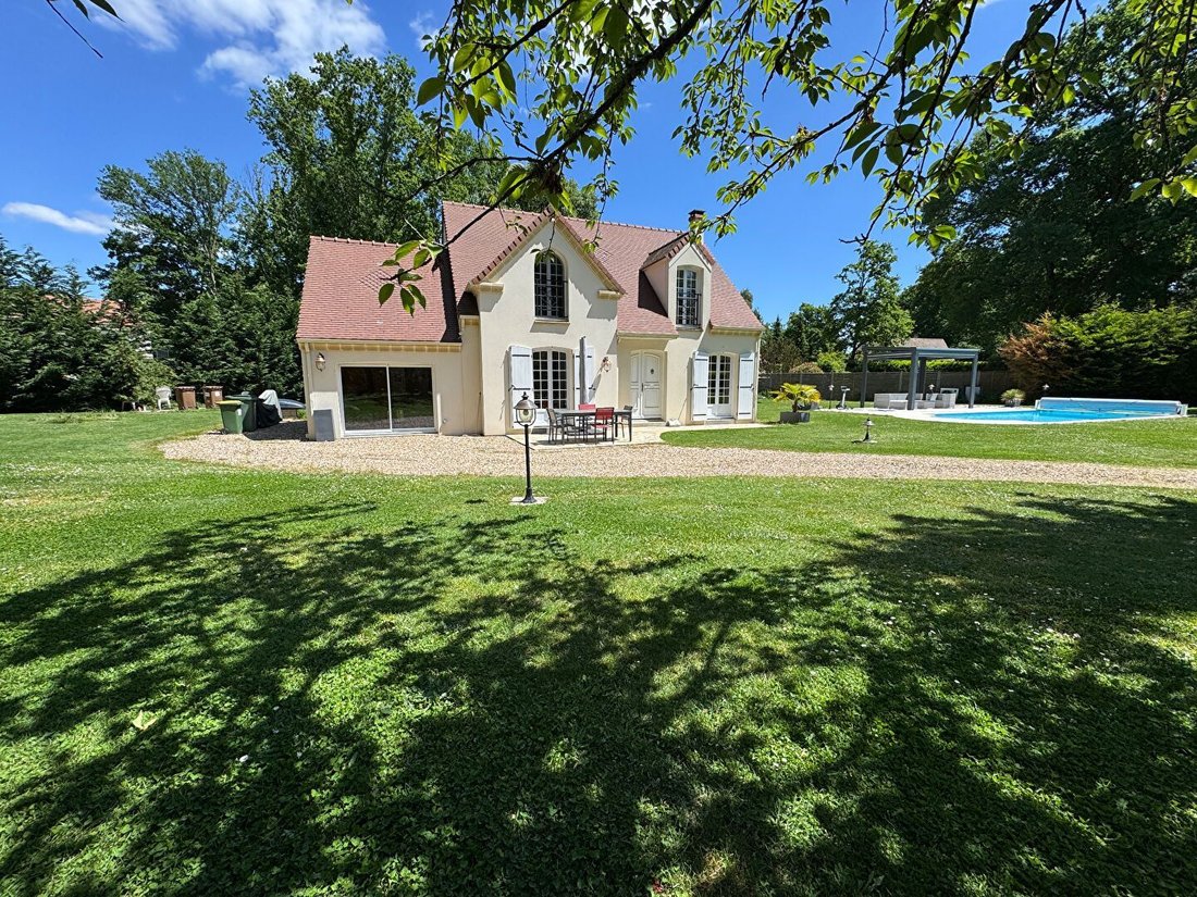 House in Gambais, Ile-de-France, France 1 - 16910395