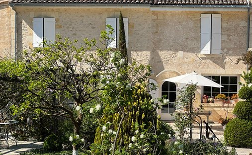 Villa in La Sauve, Nouvelle-Aquitaine, France 1
