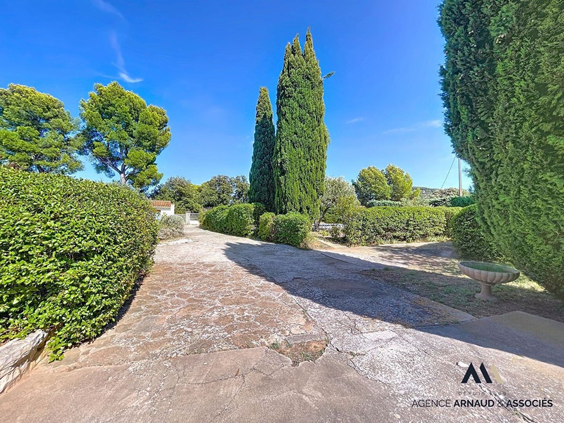 Villa in Saint-Cyr-sur-Mer, Provence-Alpes-Côte d'Azur, France 5 - 16227414