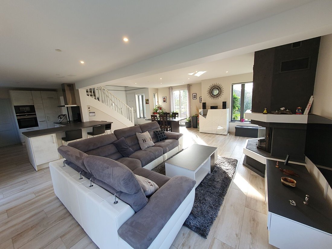 House in Bazoches-sur-Guyonne, Ile-de-France, France 4 - 17649895