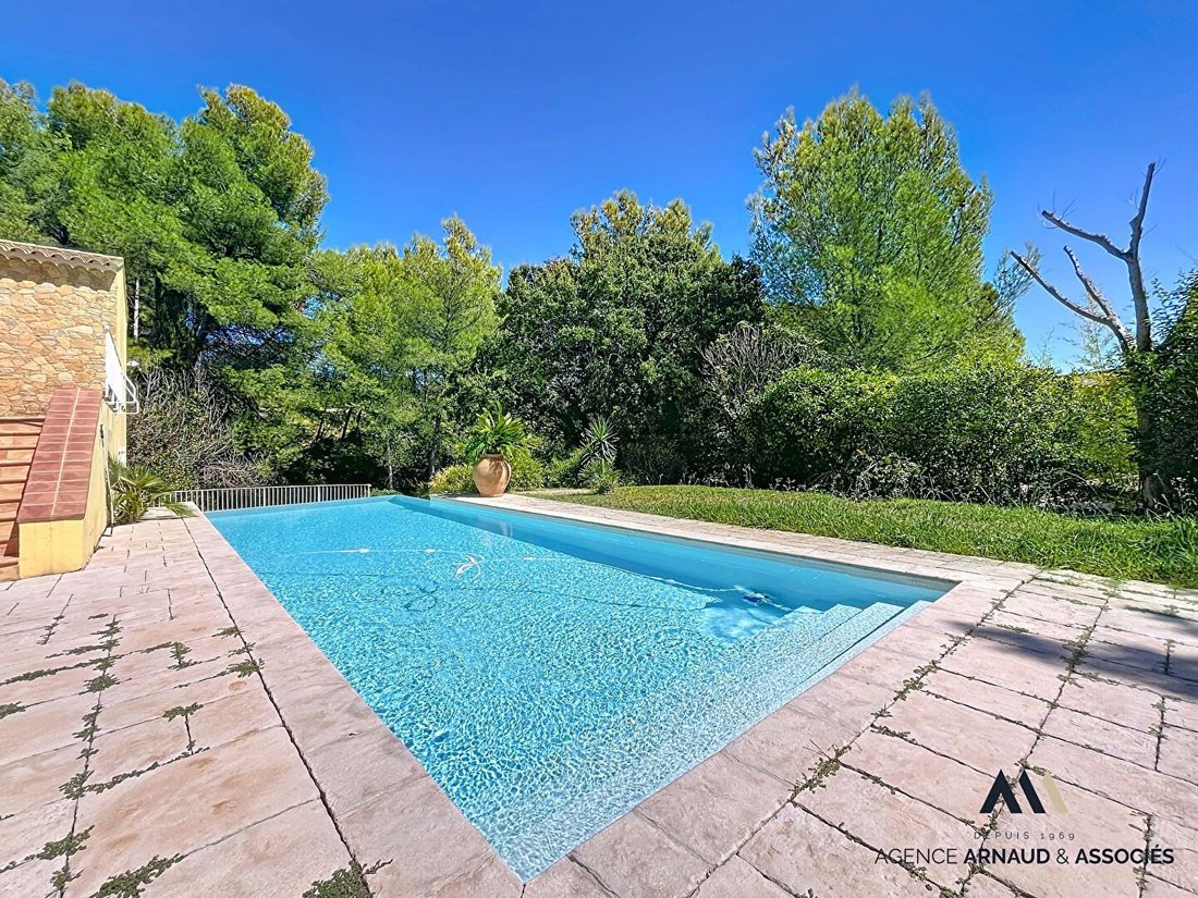 Villa in Saint-Cyr-sur-Mer, Provence-Alpes-Côte d'Azur, France 1 - 16123447