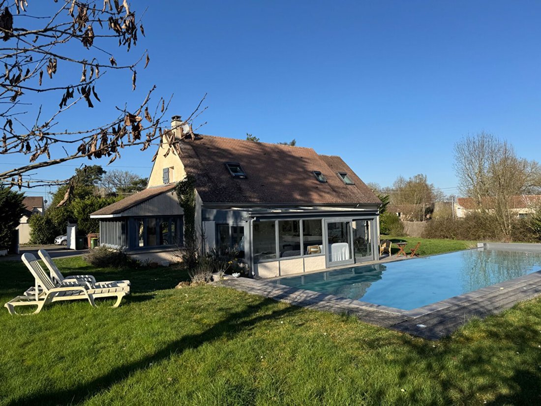 House in Montfort-l'Amaury, Ile-de-France, France 1 - 17367059