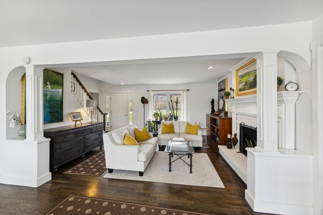 Southampton, New York, United States 4 - 17930044