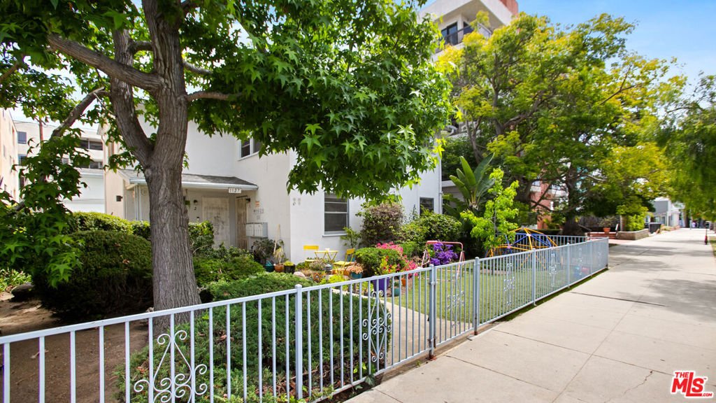 Santa Monica, California, United States 3 - 17933772