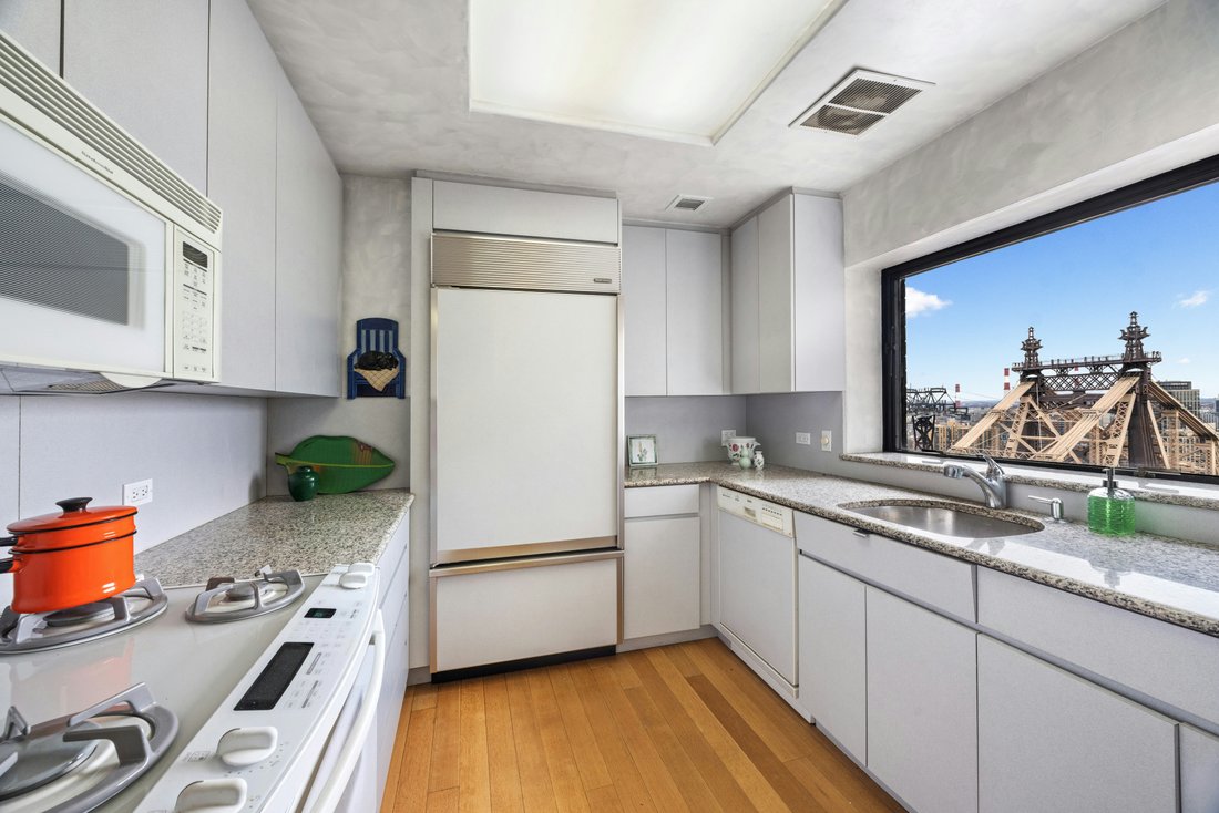 Co Op in New York, New York, United States 5 - 17099659
