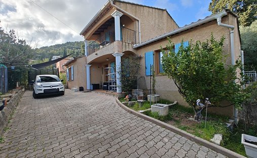 Villa in Le Faron-Fort-Rouge, Toulon, France 1