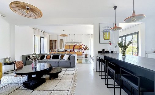 House in Latresne, Nouvelle-Aquitaine, France 1