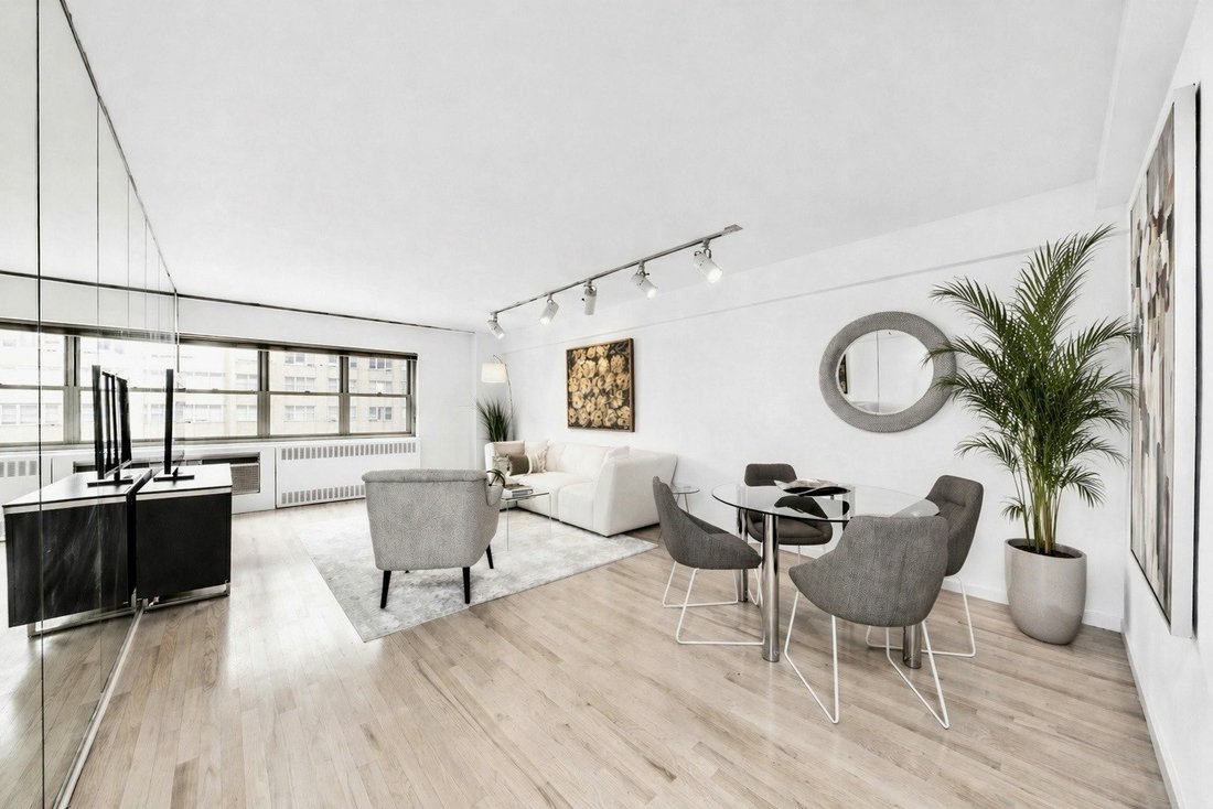 Co Op in New York, New York, United States 1 - 17384252