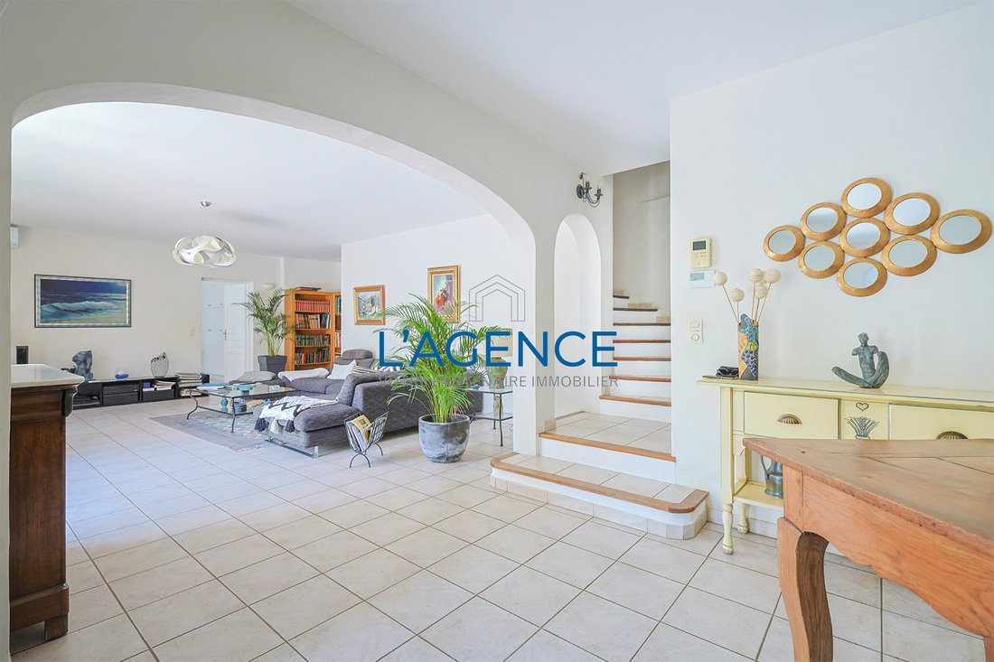 Villa in Hyeres, Provence-Alpes-Côte d'Azur, France 5 - 17929628