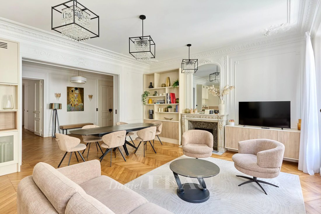 Apartment in Saint Philippe du Roule, Paris 8e Arrondissement, Paris 3 - 17930165