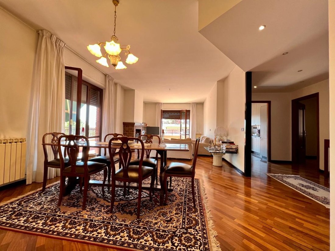 Penthouse in Ronchi, Massa, Italy 2 - 17941134