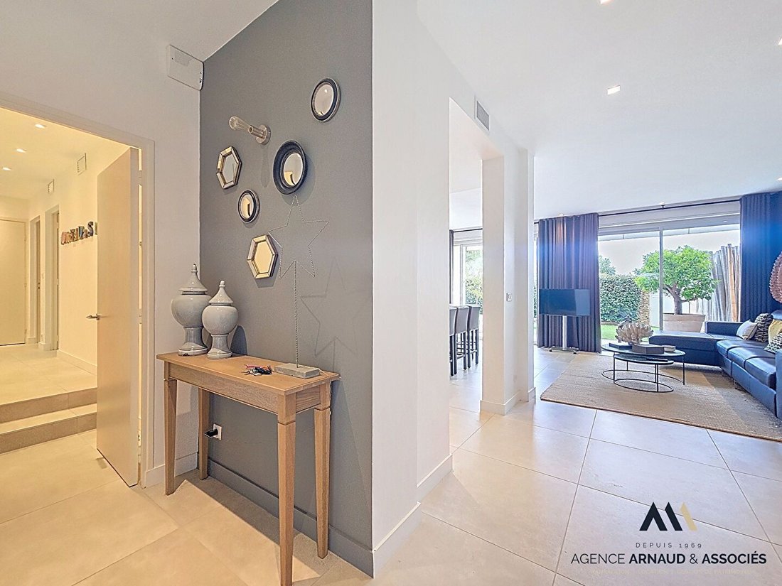 Apartamento en Saint-Cyr-sur-Mer, Provenza-Alpes-Costa Azul, Francia 3 - 16105126