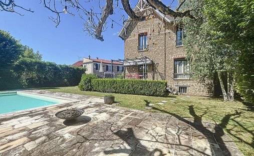 House in Le Bourg et le Hameaux, Beynes, France 1