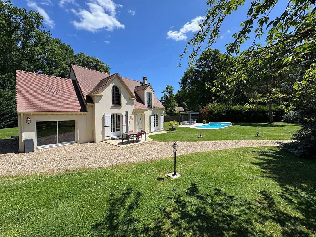House in Gambais, Ile-de-France, France 3 - 16910395