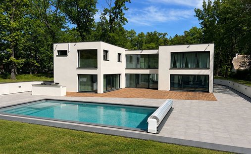 Villa in Lamorlaye, Nord-Pas-de-Calais, Frankreich 1
