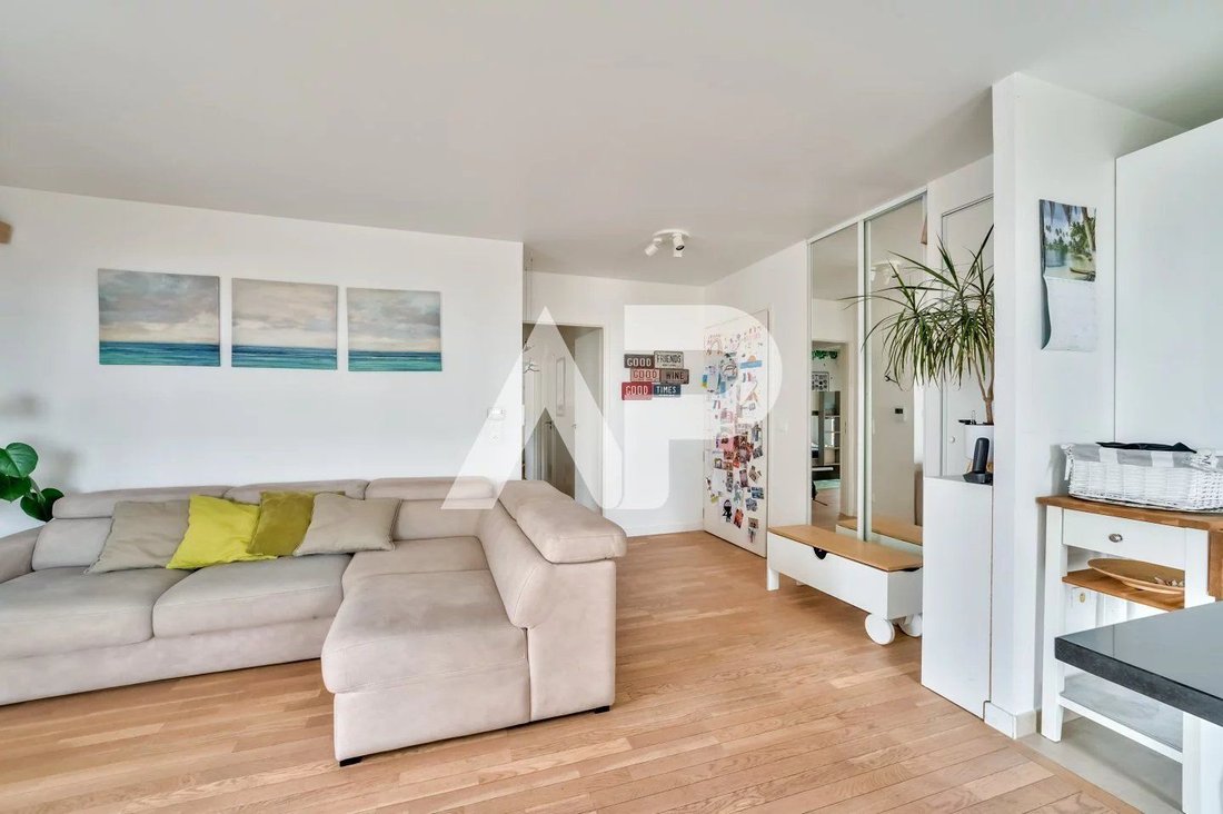 Apartment in Centre Ville-Sarments, Châtillon, France 4 - 16066014