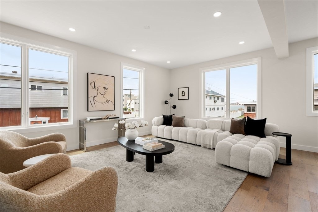 House in Revere, Massachusetts, United States 4 - 17927987