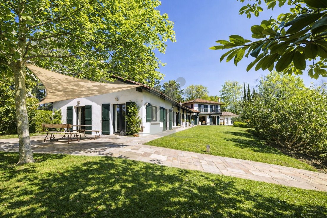 Villa in Mendi-Choko-Karrikatxar-Olhette, Urrugne, France 4 - 16286789