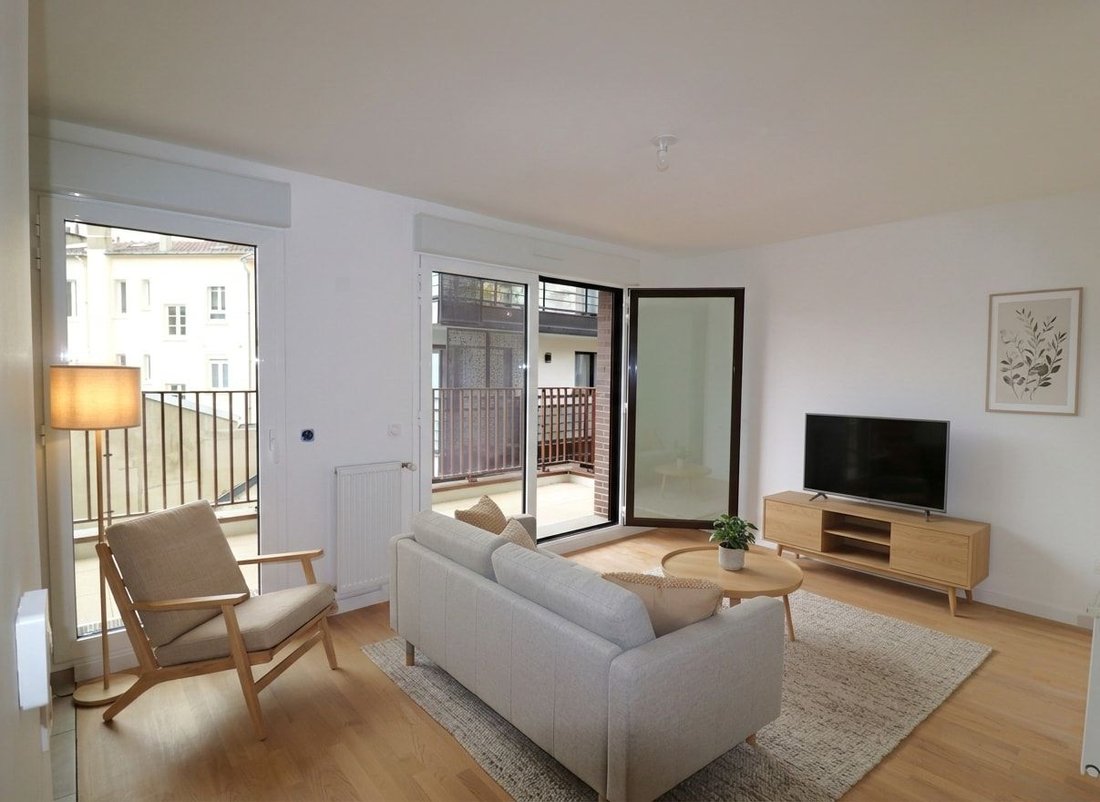 Apartment in Espaces Jeunes, Issy-les-Moulineaux, France 1 - 17562466